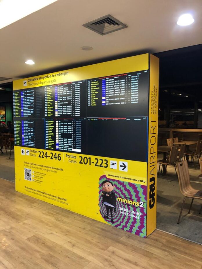 Minions e GRU no aeroporto de São Paulo